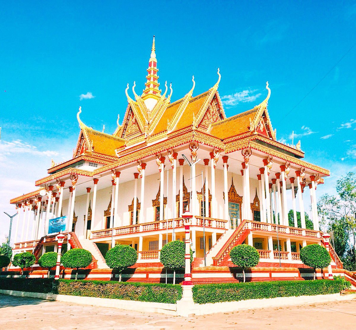 The 100-Column Pagoda - Kratie, Cambodia - When in Phnom Penh